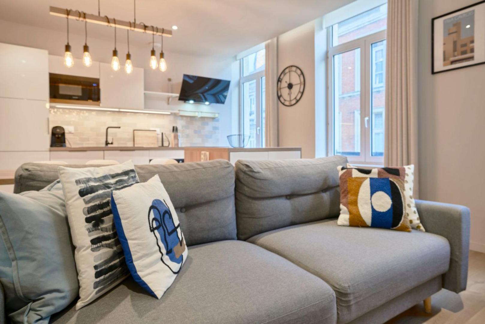 Apartment With Parking In The Heart Of Old Rijsel Buitenkant foto
